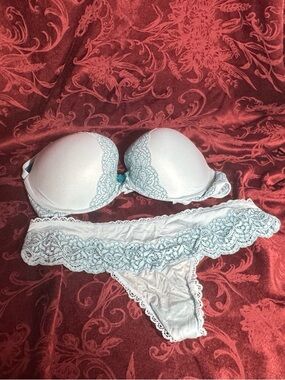 Victoria's Secret Light Green Bra and Thong Set with Mint Lace 38D XL
